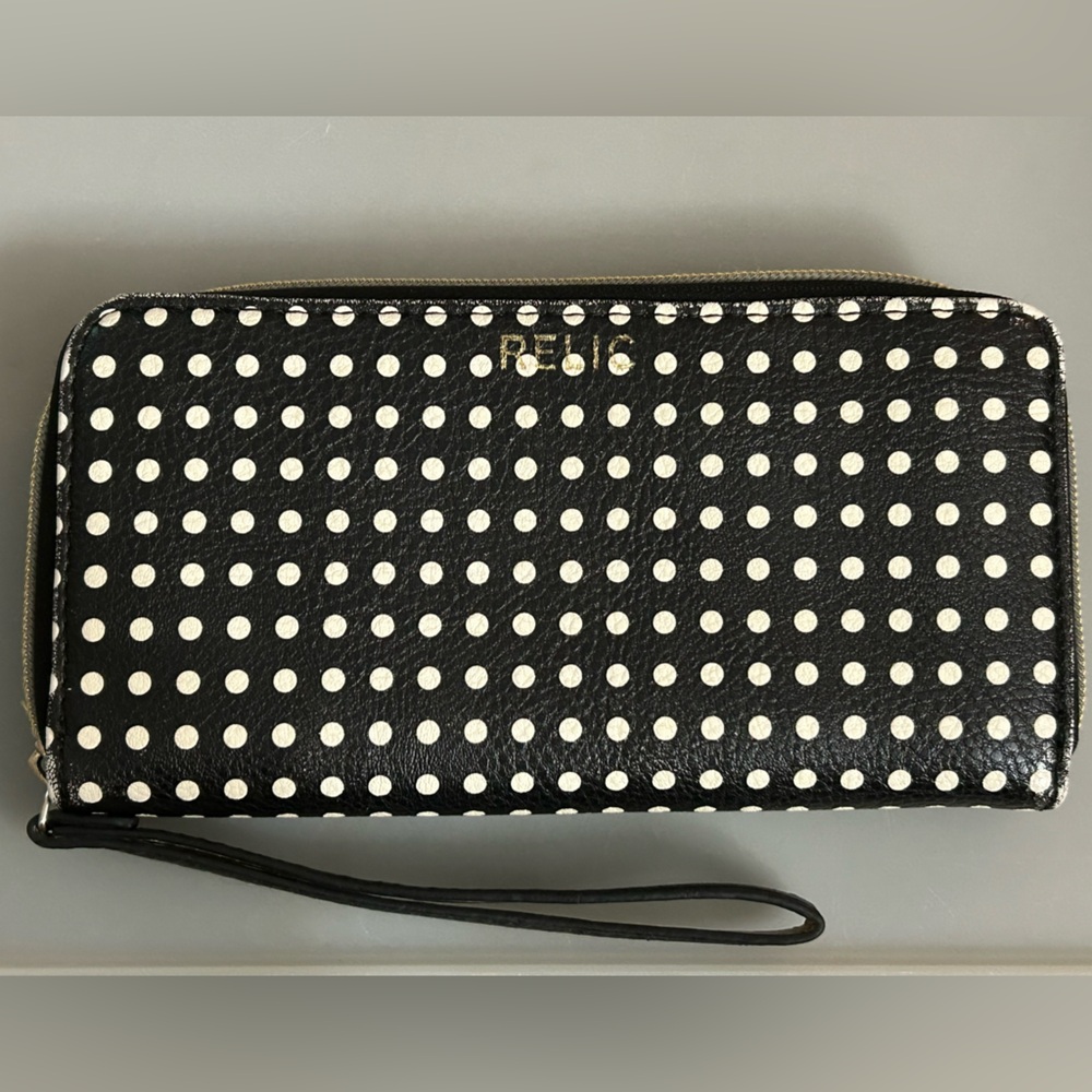 Imitation Relic Womens Black Polka Dot Clutch Wristlet With Carrying Stap